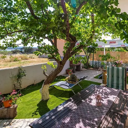 Apartment Apartments With A Parking Space Povljana, Pag - 232 *