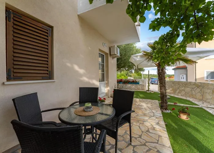 Διαμέρισμα With Parking Space Povljana, Pag - 232